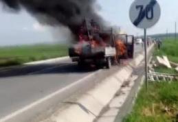 O camionetă a luat foc de la soare. Geamurile pe care le transporta s-au transformat într-o gigantică lupă