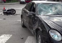 Accidentat grav. Angajat al Penitenciarului Botoșani, lovit de o mașină în timp ce se deplasa cu motocicleta spre serviciu