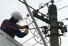 Furtunile de ieri au avariat sistemul de distribuţie al energiei electrice din Moldova