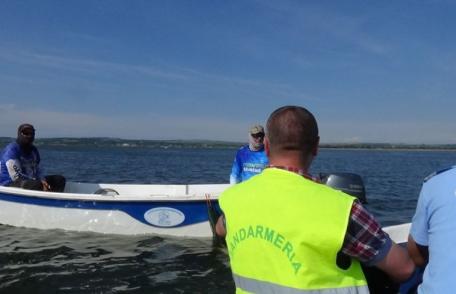 Șapte pescari care nu dețineau permis de pescuit și braconau pe acumularea Rogojești, amendați