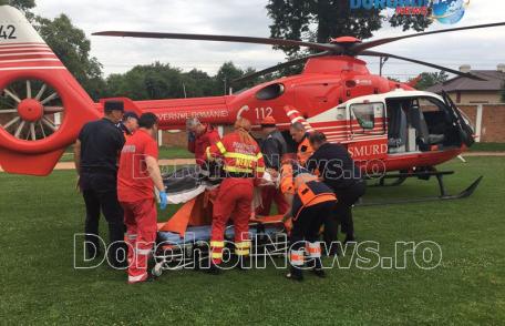 Bărbat în stare gravă după ce a căzut dintr-un copac preluat de la Dorohoi, de elicopterul SMURD – FOTO
