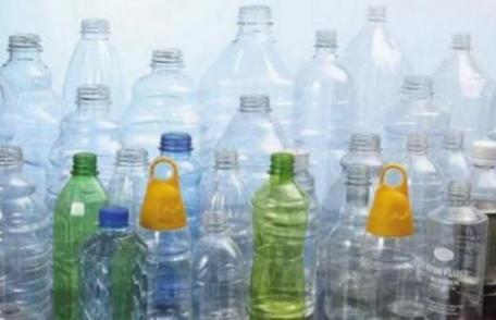Refolosești sticlele de plastic? Iată ce boli poți să iei