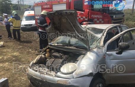 Accident grav cu trei victime la Dorohoi! O mașină scăpată de sub control s-a răsturnat - FOTO