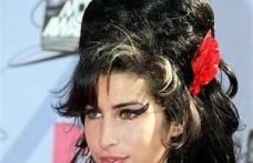 Amy Winehouse avea inima frântă. Mama sa a ştiut cu 24 de ore înainte că va muri