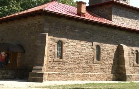 Biserica din piatră de la Costineşti – Leorda, va fi resfinţită, duminică, de PS Calinic Botoşăneanul