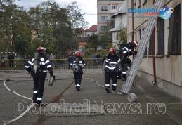Incendiu la Școala Gimnazială „Mihail Kogălniceanu” Dorohoi: Exercițiu de amploare a pompierilor – VIDEO/FOTO