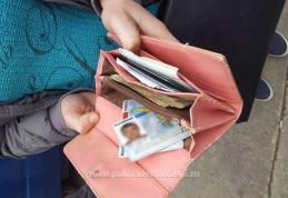 Documente de identitate româneşti false, depistate la controlul de frontieră - FOTO