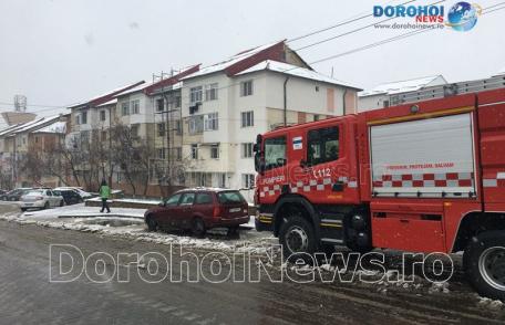 Intervenție a pompierilor pentru eliberarea unei femei blocată într-un apartament din Dorohoi - FOTO