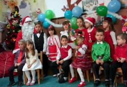 Campania „Vine Moș Crăciun!”: Sute de zâmbete aduse de Primăria Dorohoi și Centrul de Informare Turistică - FOTO