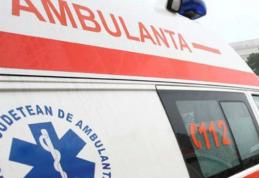 Bărbat din Corlăteni ajuns de urgență la spital după ce i-a sărit în cap pânza de la flex