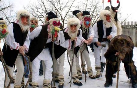 Primăria comunei Lozna vă invită la „Parada portului popular” și la „Balul gospodarilor”
