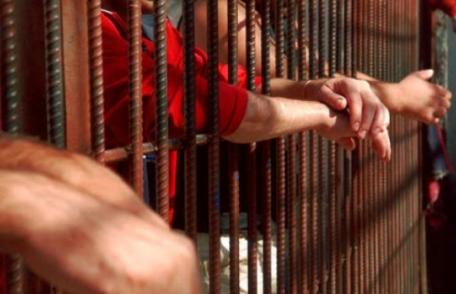 Două mandate de executare a pedepsei închisorii, puse în aplicare de polițiștii botoșăneni