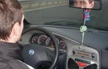Minor din Botoșani, depistat de polițiști la volanul unui autoturism