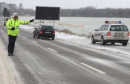 Trafic în condiţii de iarnă! Sporiţi atenţia când circulaţi pe drumuri acoperite cu zăpadă sau polei