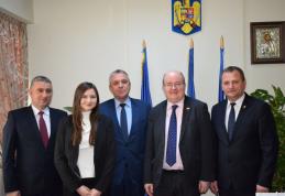 Ambasadorul Marii Britanii s-a întâlnit cu şefii Consiliului Judeţean Botoșani - FOTO