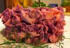 Salată de sfeclă roșie cu piept de pui