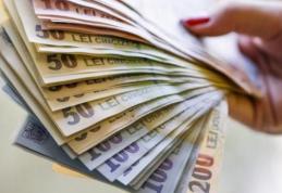 O tânără a dus la poliţie bani găsiţi pe o stradă din municipiul Botoşani