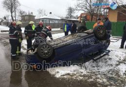 Accident în Dorohoi! Un tânăr de 19 ani s-a răsturnat cu mașina după impactul cu un utilaj de deszăpezire – FOTO