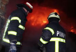 Incendiu la un canton al gării Carasa! Pompierii dorohoieni au intervenit pentru stingere