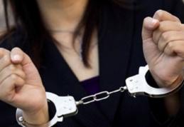 Femeie reținută de polițiști în baza unei condamnări în Italia