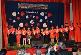 Ediție aniversară a Concertului omagial „Flori pentru mama” - seară de teatru și folclor - FOTO
