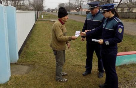 Activităţi preventive desfăşurate de poliţişti în comuna Vorona - FOTO