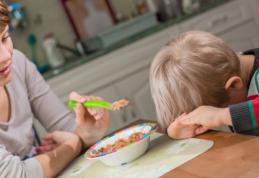 De ce este greşit să forţăm copilul să mănânce tot din farfurie. Impactul pe care-l va avea asupra vieţii lui de adult
