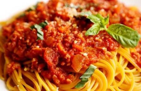 Spaghetti cu sos picant de vițel