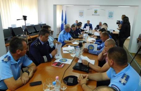 Şedinţa Autorităţii Teritoriale de Ordine Publică Botoşani la sediul Inspectoratului de Jandarmi Judeţean Botoşani - FOTO