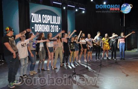 „Noi suntem viitorul” – Imnul municipiului Dorohoi compus și interpretat de un grup de tineri – VIDEO / FOTO