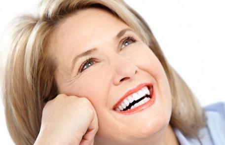 Implant dentar sau punte dentară?