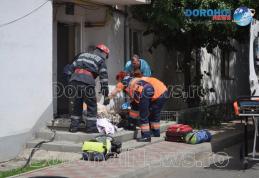 Incendiu izbucnit într-un apartament din Dorohoi! Proprietara transportată de urgență la spital cu arsuri - FOTO