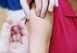 De ce fetele trebuie să se vaccineze anti HPV