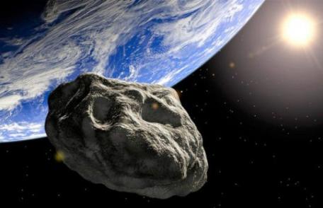 Un asteroid mai mare decât piramida din Giza va trece pe lângă Pământ