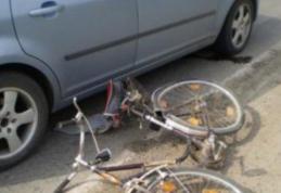 ACCIDENT la Darabani. Biciclist de 14 ani, lovit în plin de o maşină!