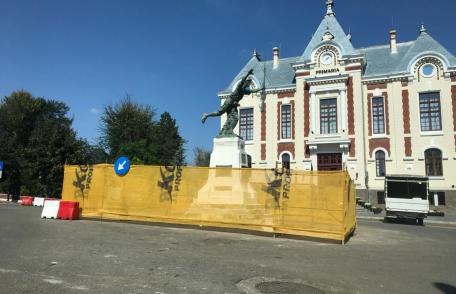 Monumentul „Ostașul român în atac” din fața Primăriei Dorohoi va fi reabilitat – FOTO