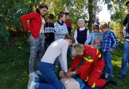 Pompierii voluntari și elevii din județul Botoșani pregătiți să salveze vieți „Voluntariat - crez și dăruință de la mic la mare” - FOTO