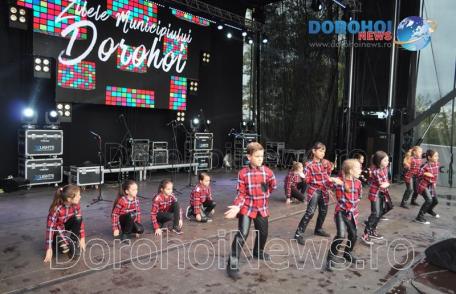 Tinere talente pe scena de la Zilele Municipiului Dorohoi 2018 - FOTO