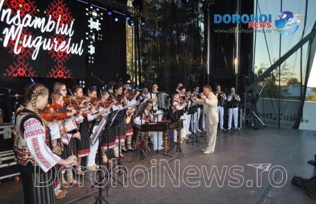 Cântecul popular a prins viață pe scena Zilelor Municipiului Dorohoi 2018 - FOTO