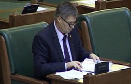 Prim-ministrului, Emil Boc luat la întrebări de către senatorul Gheorghe Marcu