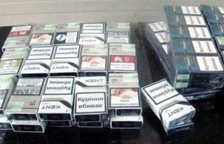 Ţigări de contrabandă confiscate de poliţişti în zona Pieței Centrale