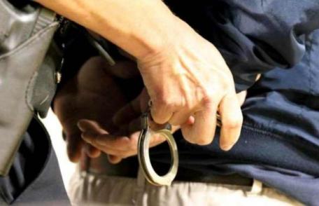 Bărbat condamnat pentru săvârșirea infracțiunii de lovire sau alte violențe prins de polițiștii dorohoieni