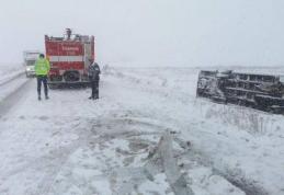 Grav accident pe drumul Botoșani-Flămânzi. O persoană a murit și alte cinci sunt rănite - FOTO