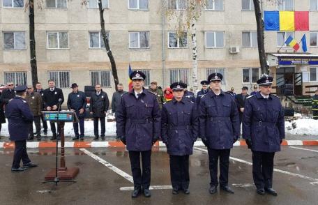 Moment festiv: Patru angajați ISU Botoșani avansați în grad și bust dezvelit în fața șefilor județului – FOTO