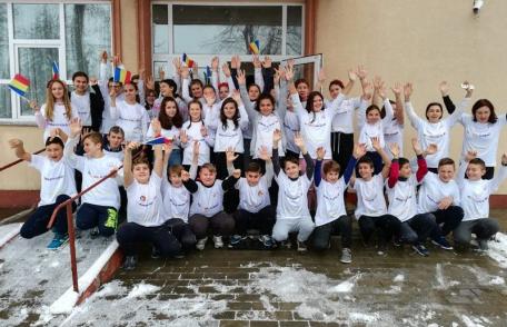 Școala Gimnazială nr. 1 Dorohoi - Mândri că suntem români! - FOTO