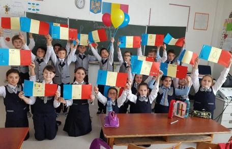 100 DE TREPTE CĂTRE ROMÂNIA DE AZI! Școala Gimnazială Cornerstone Dorohoi - FOTO