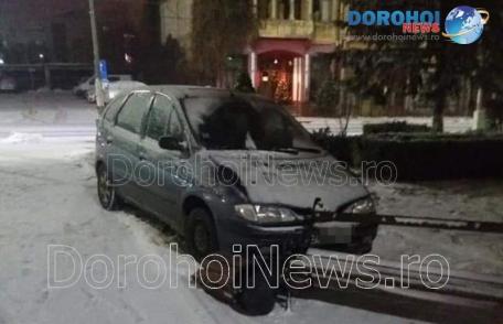 Accident în Dorohoi! O mașină scăpată de sub control a ajuns într-un parc – FOTO