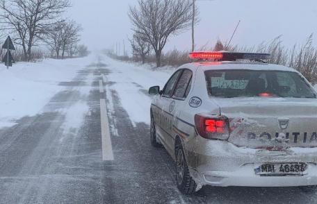 Echipați-vă corespunzător autoturismul când circulați pe drumuri acoperite cu zăpadă