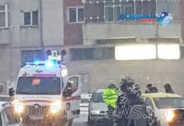 Accident în centrul municipiului Dorohoi! Un tânăr de 20 de ani a ajuns la spital - FOTO