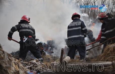 Incendiu la Dumeni! Pompierii dorohoieni au intervenit pentru stingere - FOTO